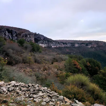 Gite Les Marronniers Semesterbostad Saint-Etienne-de-Gourgas