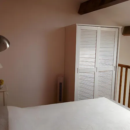 Gite Les Marronniers Semesterbostad Saint-Etienne-de-Gourgas